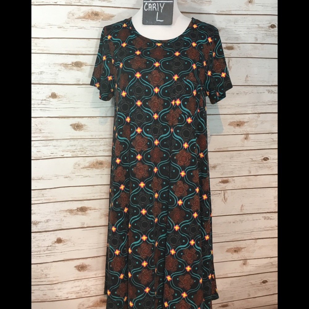 Carly by LuLaRoe